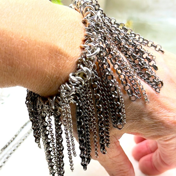 Elegant Silver Chain Fringe Bracelet - Picture 3 of 8